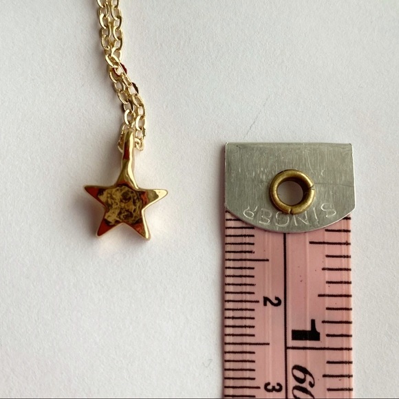 Minimalistic Gold Tone Small Star Neckless NWOT - Picture 4 of 6